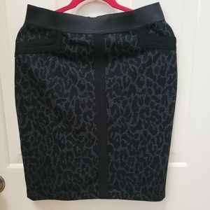 Studio Point Skirt Black and Gray